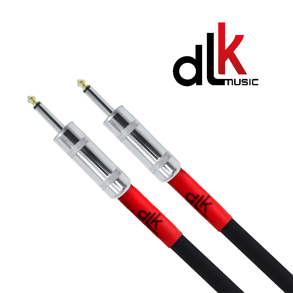 Detalhe dos conectores P10 niquelados do cabo DLK Music com acabamento emborrachado vermelho e preto de alta durabilidade.