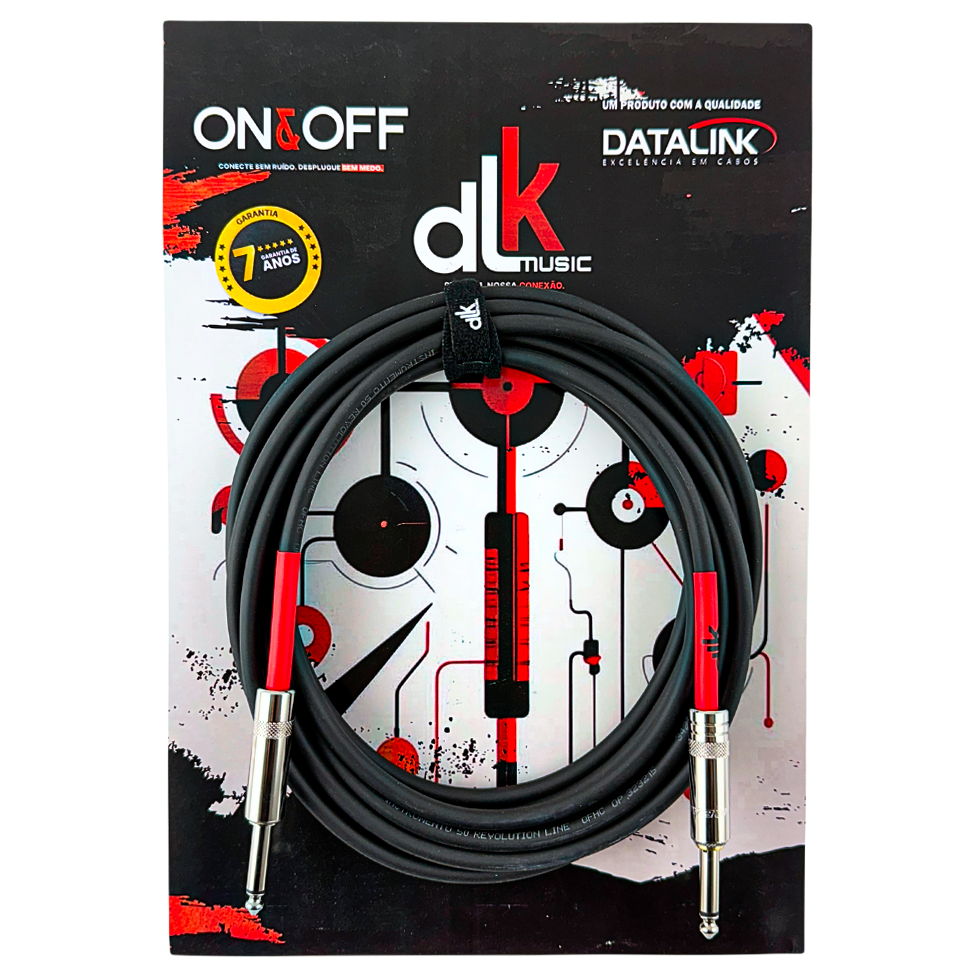 Cabo de instrumento DLK Music On-Off enrolado, com dois conectores P10 metálicos, sobre fundo com arte em preto, branco e vermelho.