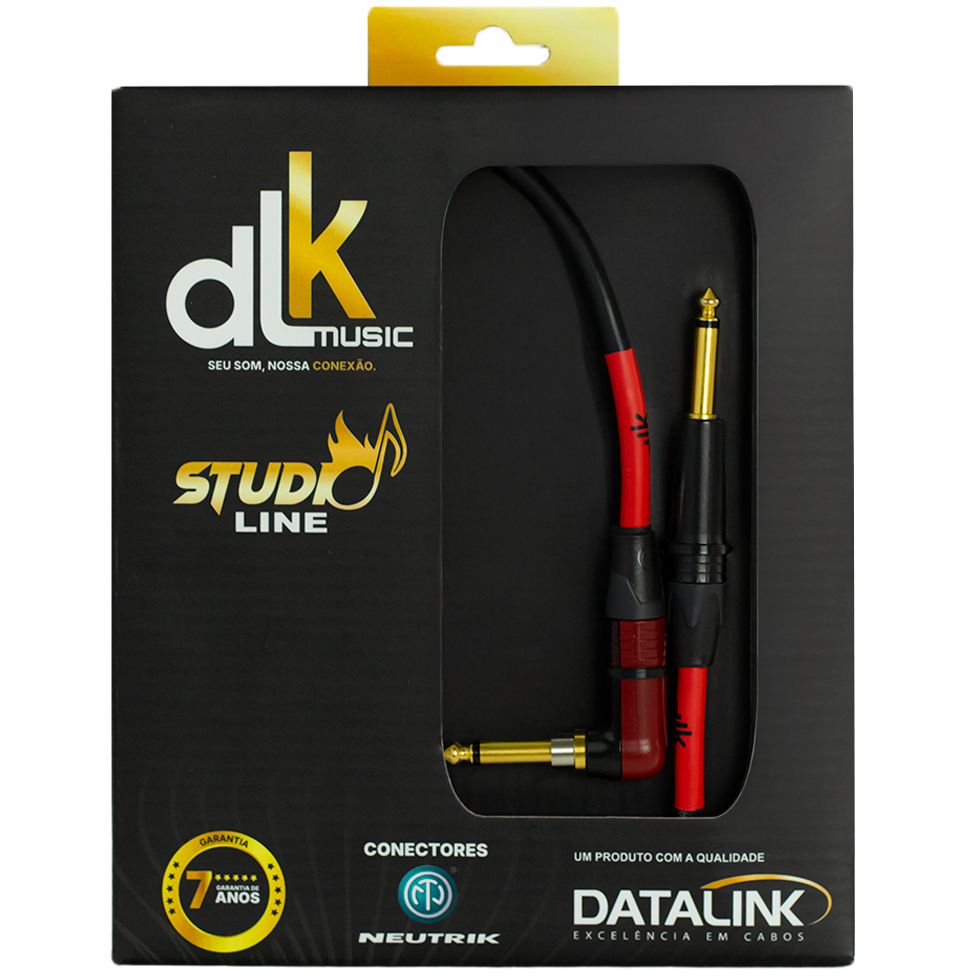 Embalagem preta DLK Music Studio Line com janela mostrando cabo vermelho e preto e conectores Neutrik dourados, um em L.